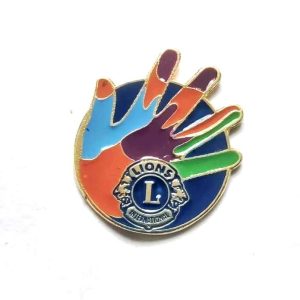 D-107 - Distintivo Lions Banhado a Ouro